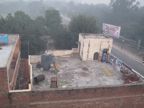 And below the Taj